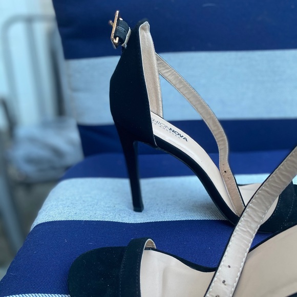 Fashion Nova 3in Heels - Picture 3 of 4